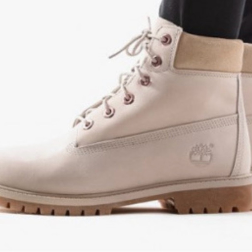 Timberland Gray Ankle Boots with Lace-Up Design